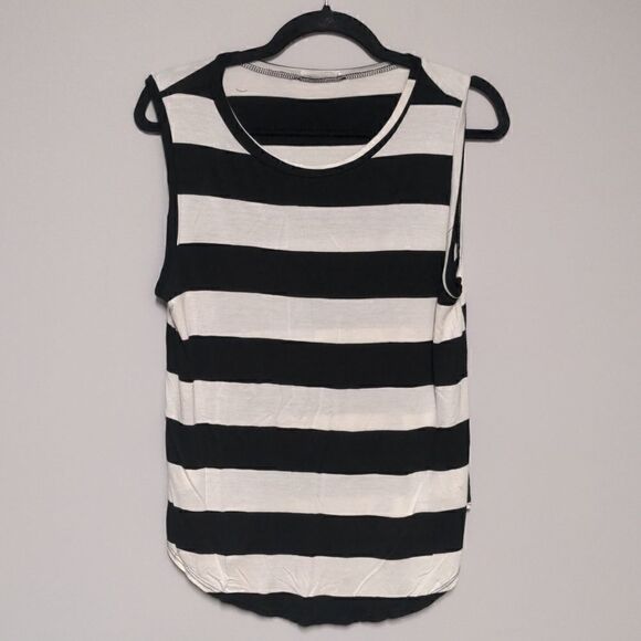 Bombom Sleeveless Blouse    - Picture 1 of 5